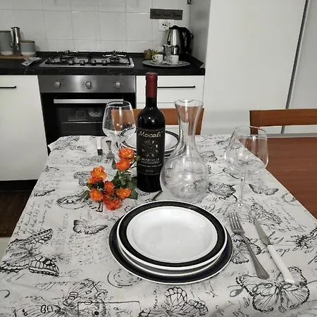La Casina Delle Viole Apartment *